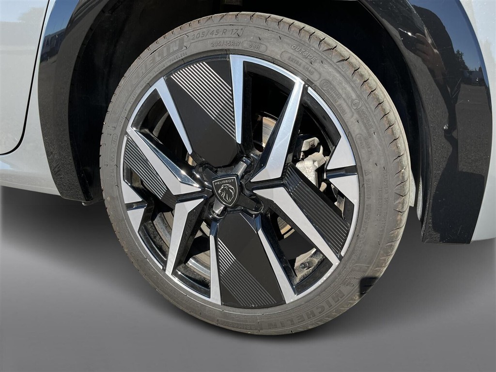 Peugeot e-208 EL GT 156HK 5d Aut. - Image 9