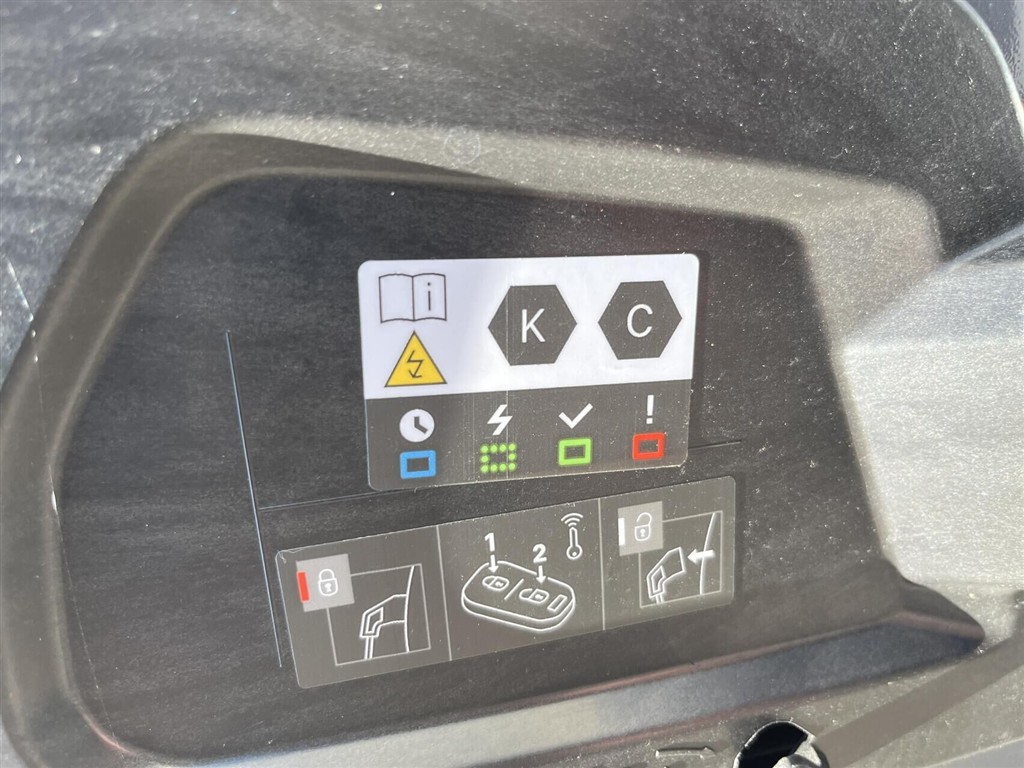 Peugeot e-208 EL GT 156HK 5d Aut. - Image 12