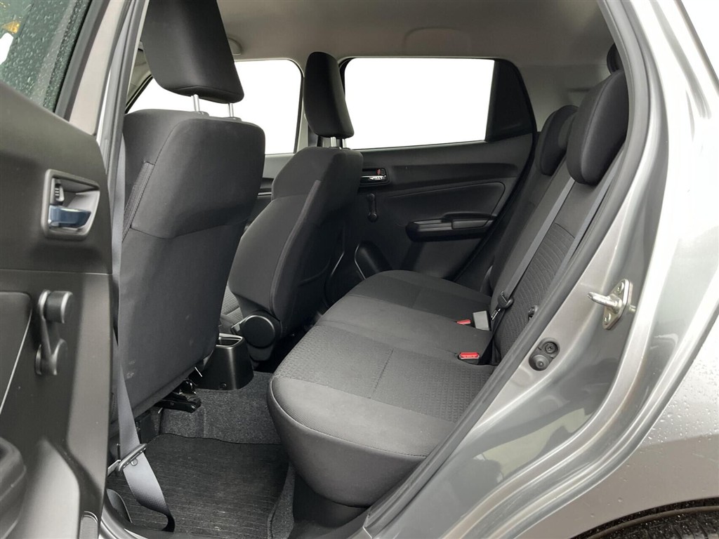 Suzuki Swift 1,2 Dualjet Mild hybrid Action AEB 83HK 5d - Image 5