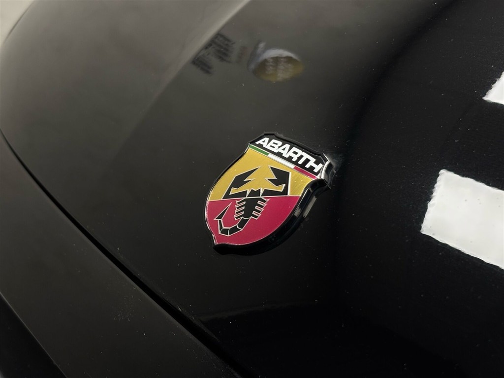 Abarth 500e EL 156HK 3d Aut. - Image 3