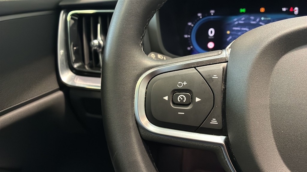 Volvo V60 2,0 T6 Recharge Plugin-hybrid Core AWD 350HK Stc 8g Aut. - Image 17