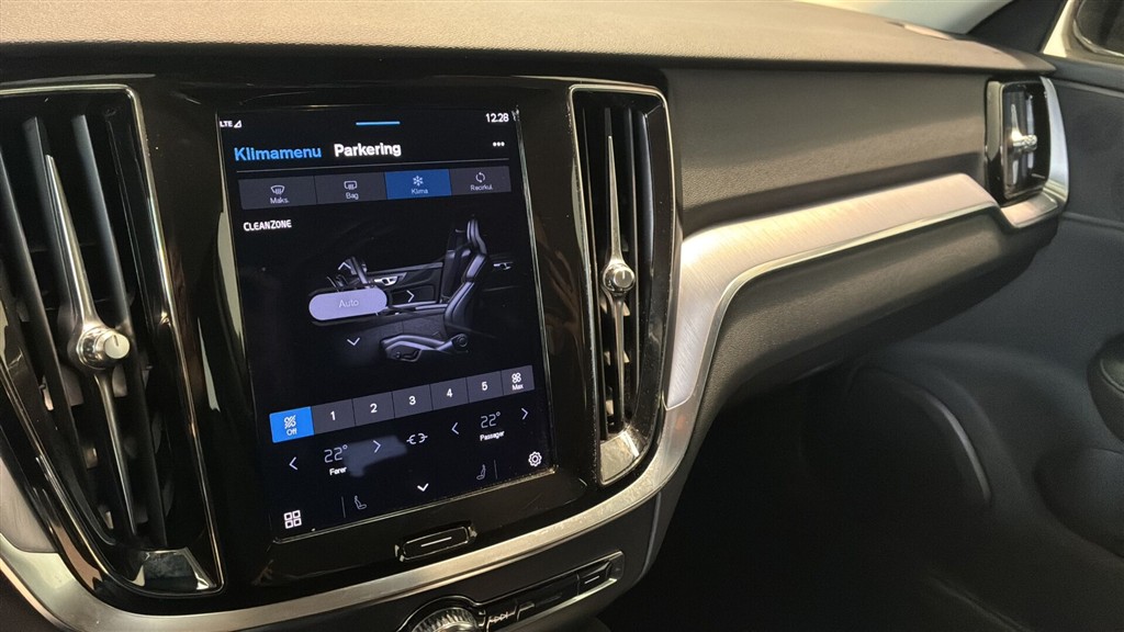 Volvo V60 2,0 T6 Recharge Plugin-hybrid Core AWD 350HK Stc 8g Aut. - Image 26