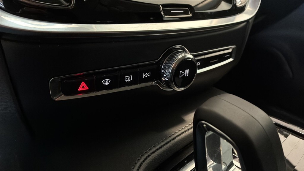 Volvo V60 2,0 T6 Recharge Plugin-hybrid Core AWD 350HK Stc 8g Aut. - Image 21