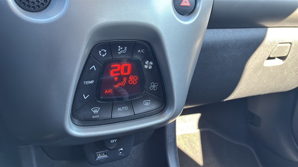 Citroën C1 1,2 PureTech Extra 82HK 5d - Image 15