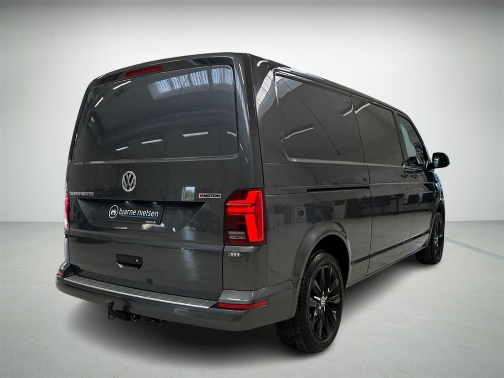 VW Transporter Lang 2,0 TDI BMT 4Motion DSG 204HK Van 7g Aut. - Image 2
