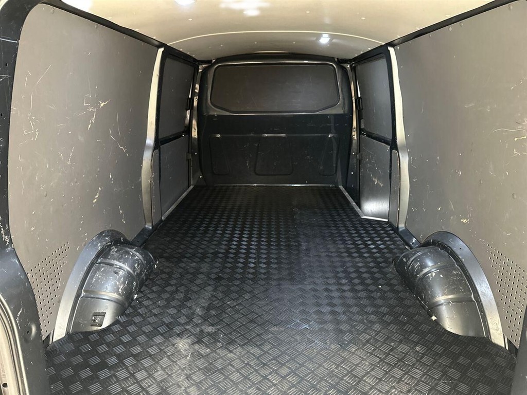 VW Transporter Lang 2,0 TDI BMT 4Motion DSG 204HK Van 7g Aut. - Image 13