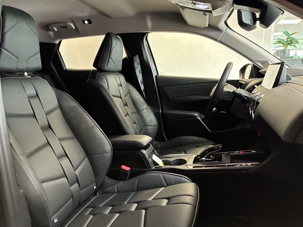 DS DS3 Crossback E-Tense Opera 156HK 5d Aut. - Image 6