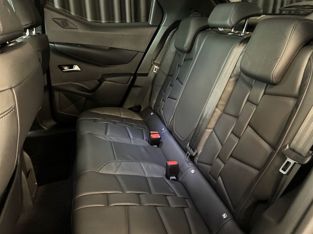 DS DS3 Crossback E-Tense Opera 156HK 5d Aut. - Image 7