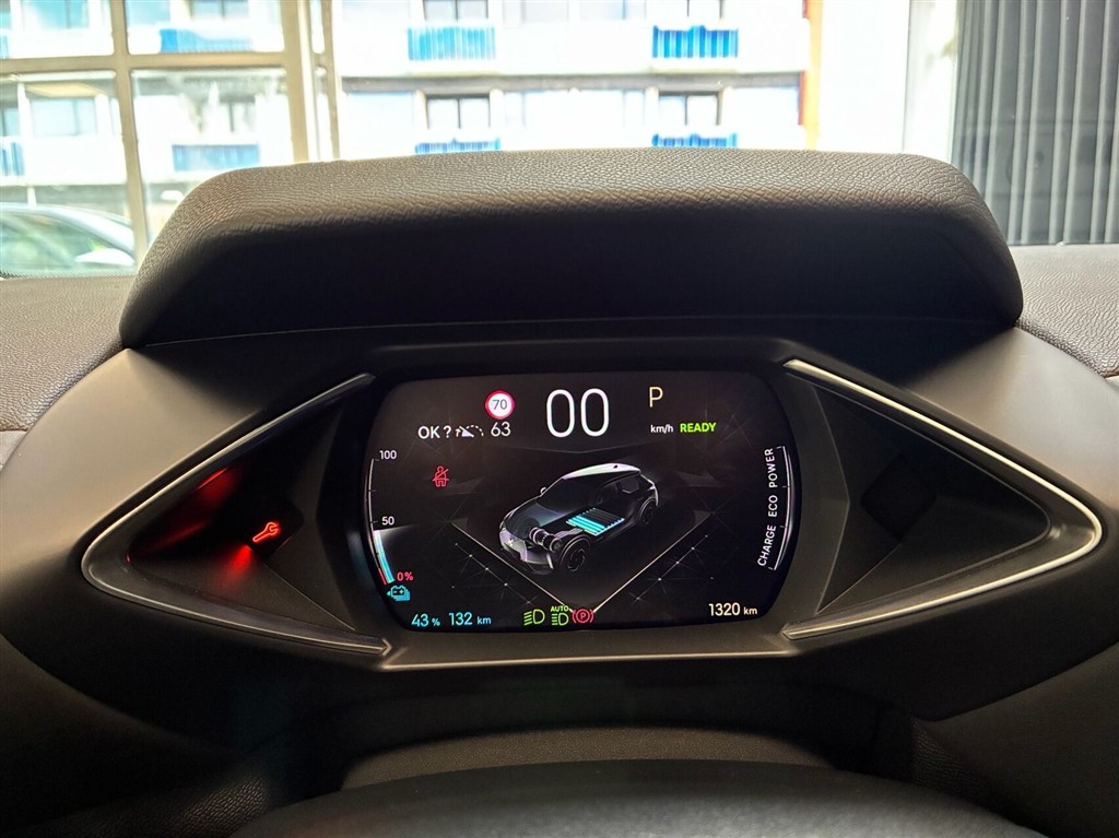 DS DS3 Crossback E-Tense Opera 156HK 5d Aut. - Image 10