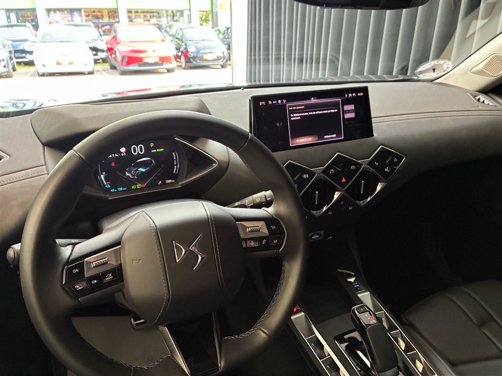DS DS3 Crossback E-Tense Opera 156HK 5d Aut. - Image 13