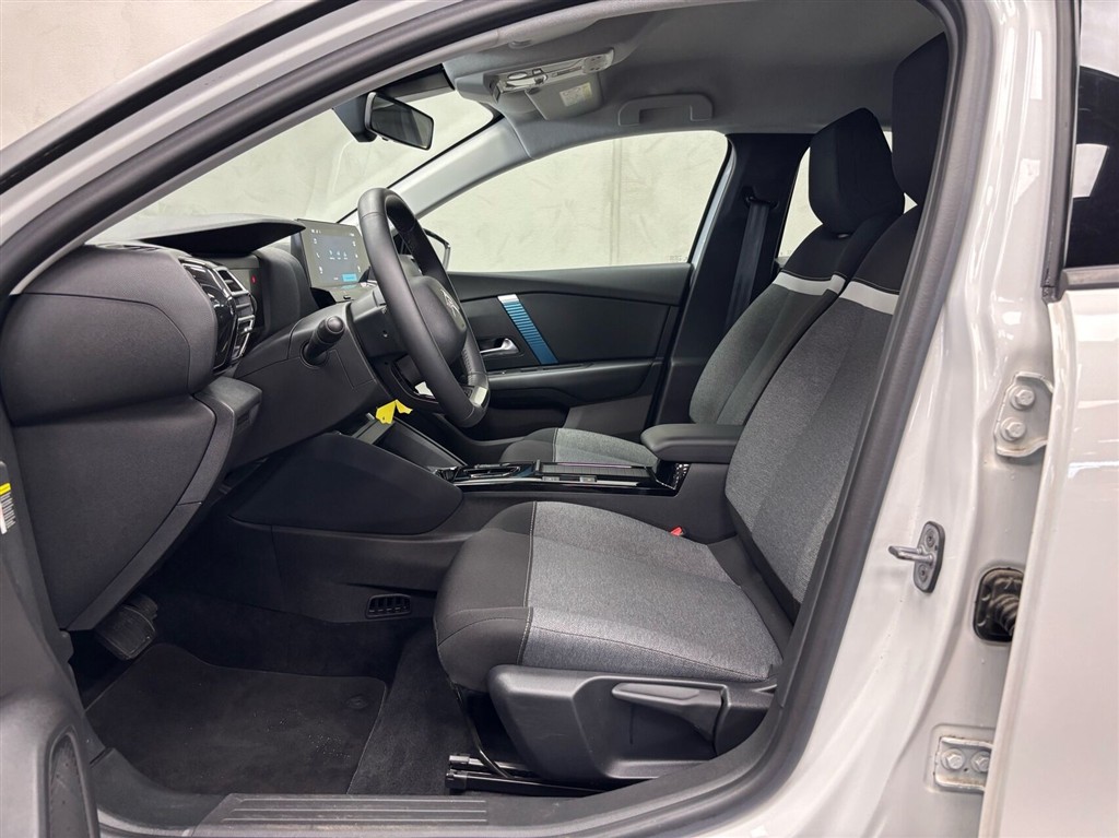 Citroën e-C4 EL Feel 136HK 5d Aut. - Image 6