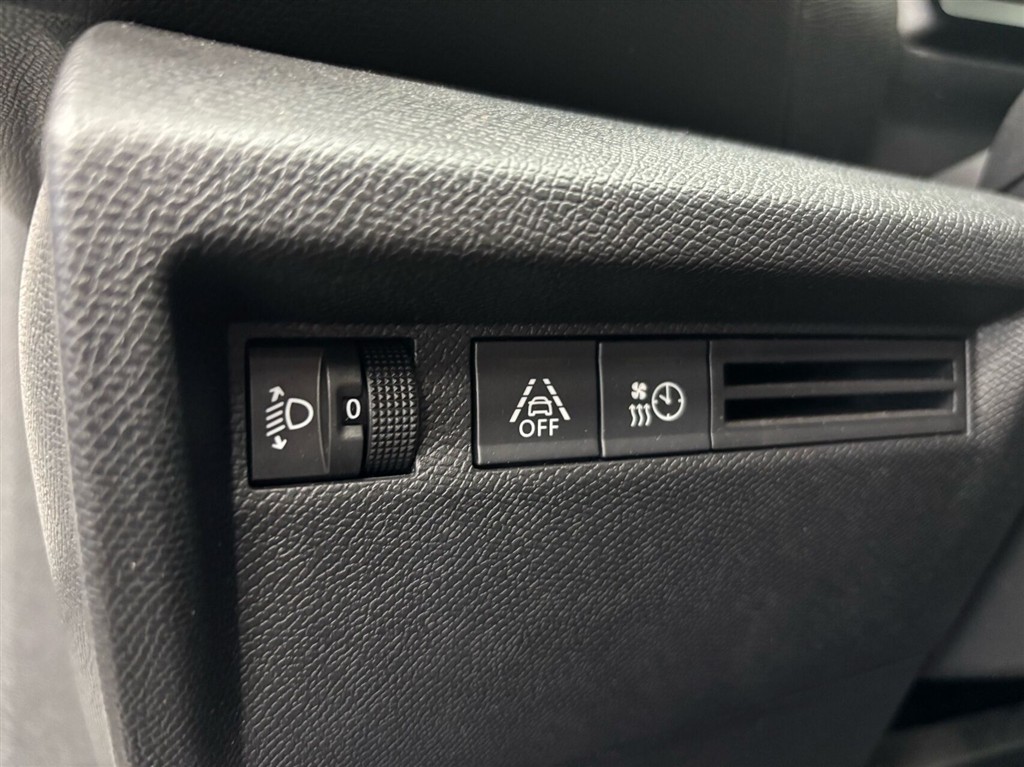 Citroën e-C4 EL Feel 136HK 5d Aut. - Image 11