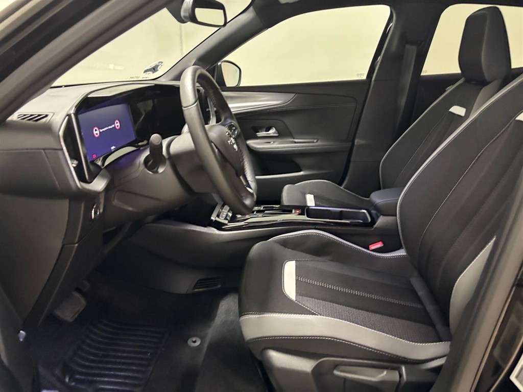 Opel Mokka-e EL Black 156HK 5d Aut. - Image 4