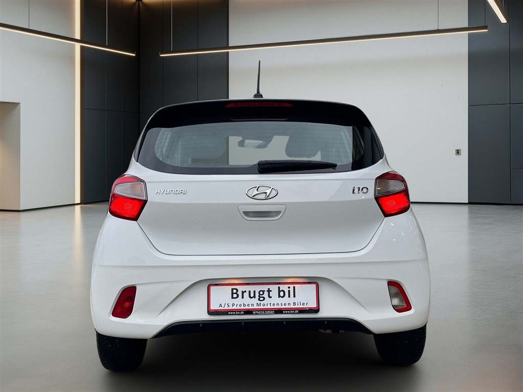 Hyundai i10 1,0 Essential 67HK 5d - Image 5