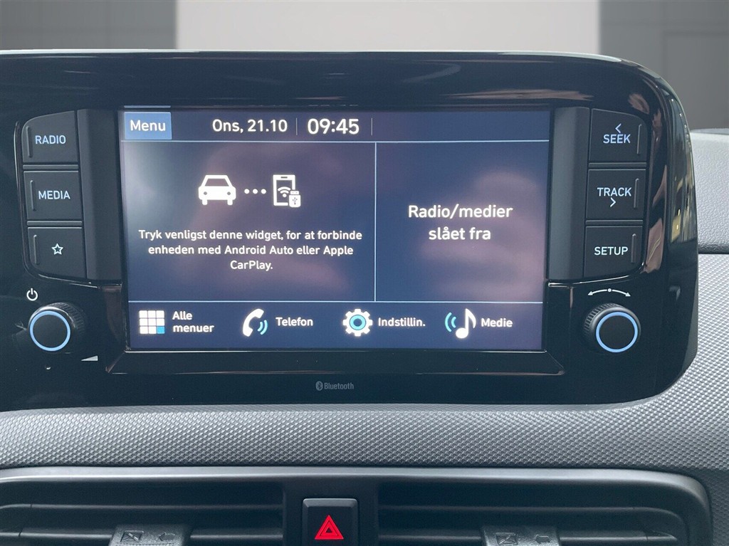Hyundai i10 1,0 Essential 67HK 5d - Image 9