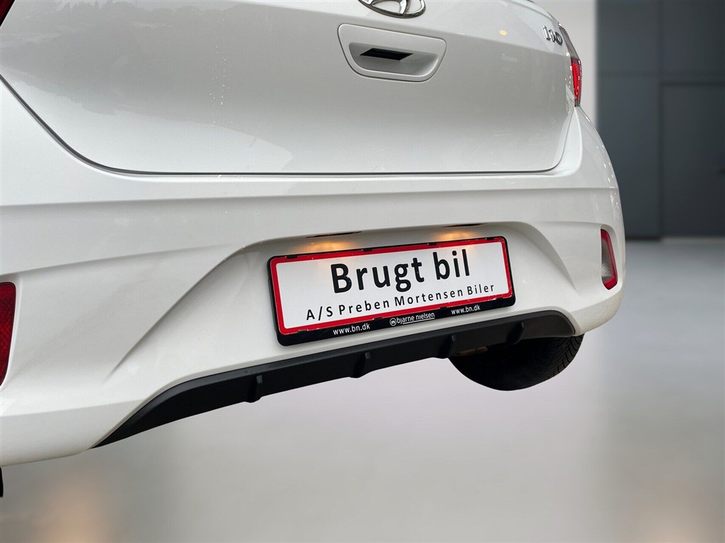 Hyundai i10 1,0 Essential 67HK 5d - Image 14