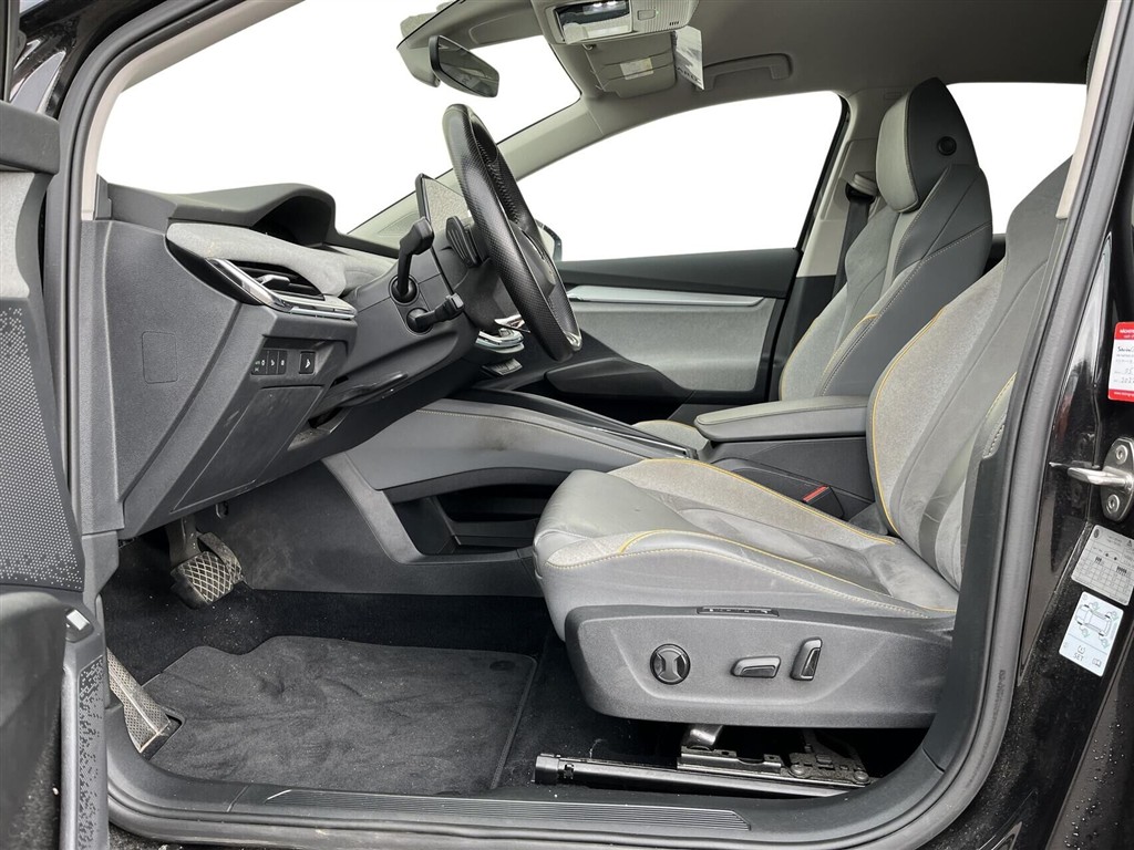 Skoda Enyaq 80 iV Selection Lounge 204HK 5d Aut. - Image 4