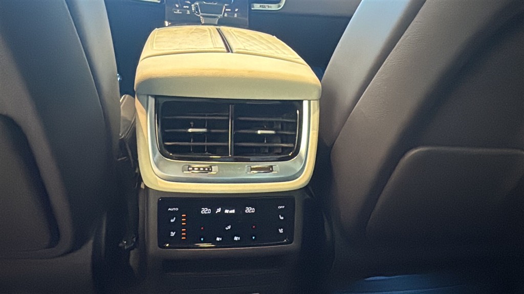 Hongqi E-HS9 EL Exclusive+ 4x4 551HK 5d Aut. - Image 6
