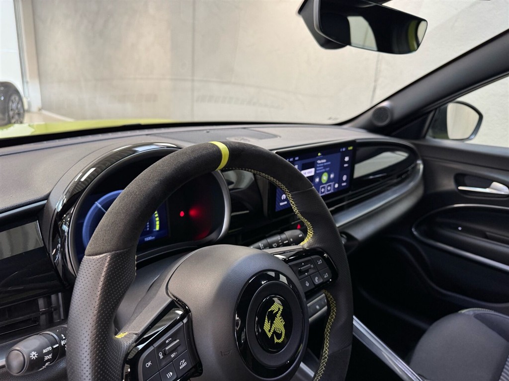Abarth 600e EL Turismo 238HK 5d Aut. - Image 14