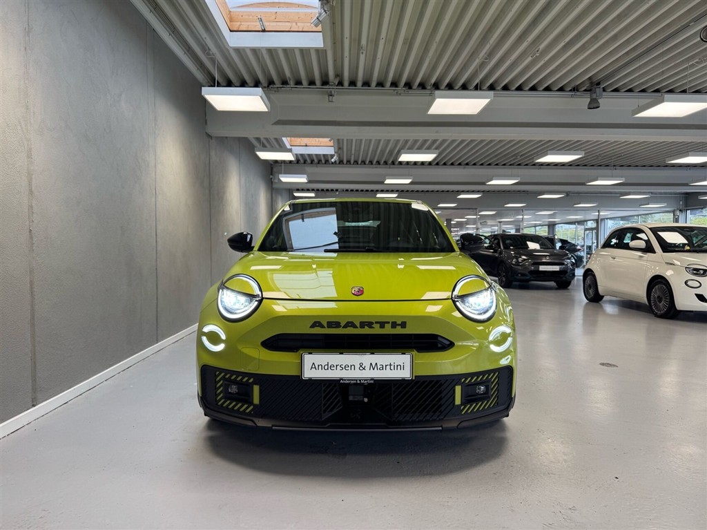 Abarth 600e EL Turismo 238HK 5d Aut. - Image 2