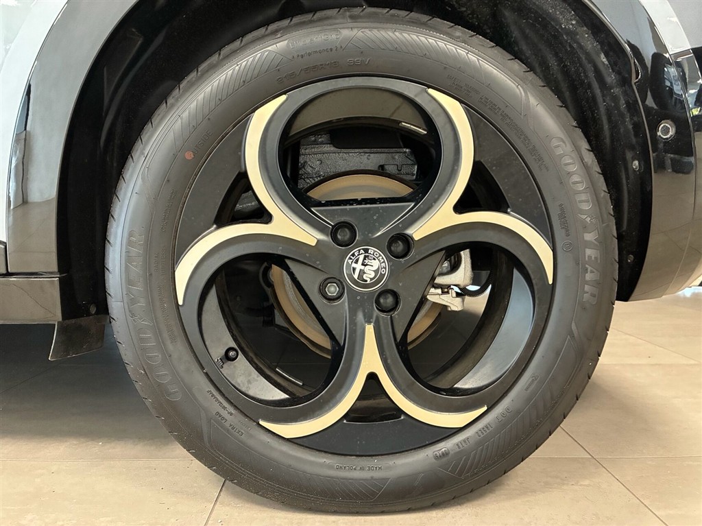 Alfa Romeo Junior EL Intensa 156HK 5d Aut. - Image 4