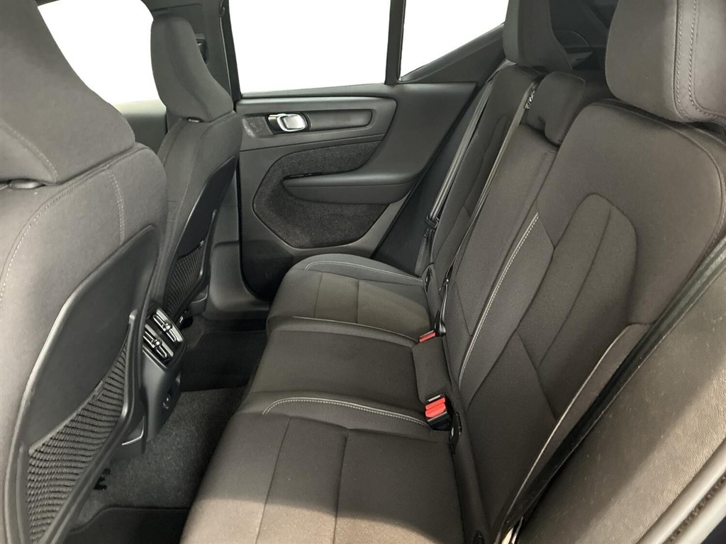 Volvo XC40 Recharge Extended Range Core 252HK 5d Aut. - Image 7