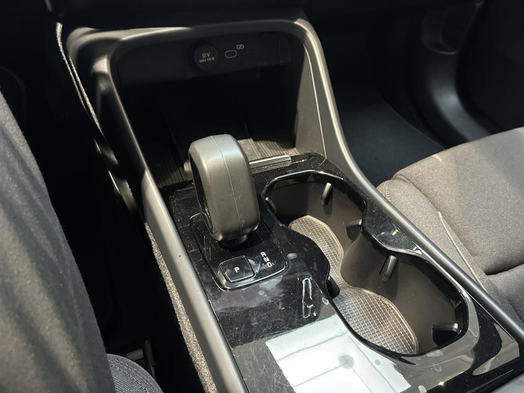Volvo XC40 Recharge Extended Range Core 252HK 5d Aut. - Image 13