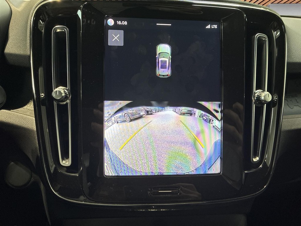 Volvo XC40 Recharge Extended Range Core 252HK 5d Aut. - Image 14