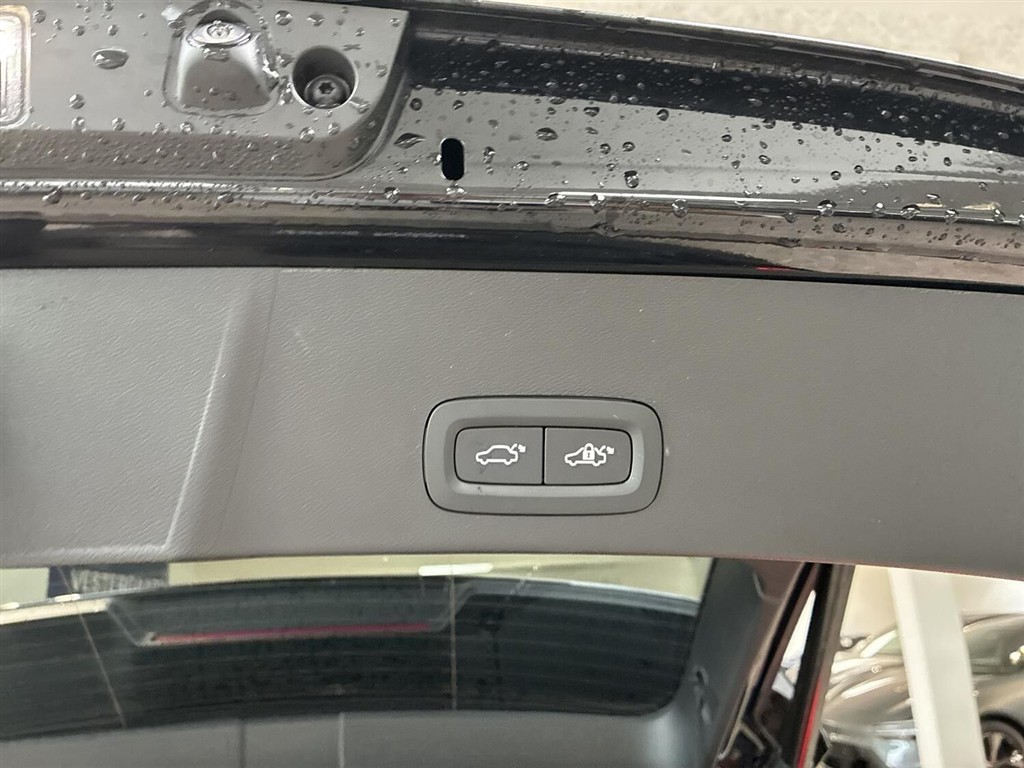 Volvo XC40 Recharge Extended Range Core 252HK 5d Aut. - Image 16