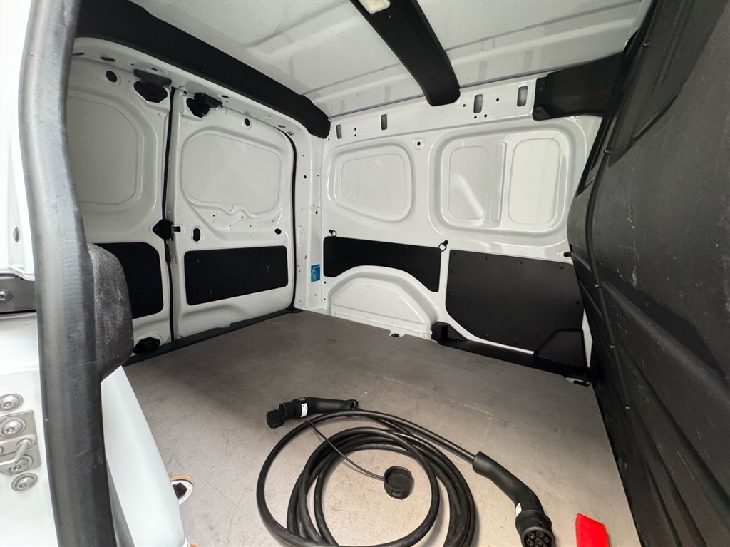 Nissan Townstar L1 EL Acenta 122HK Van Aut. - Image 8