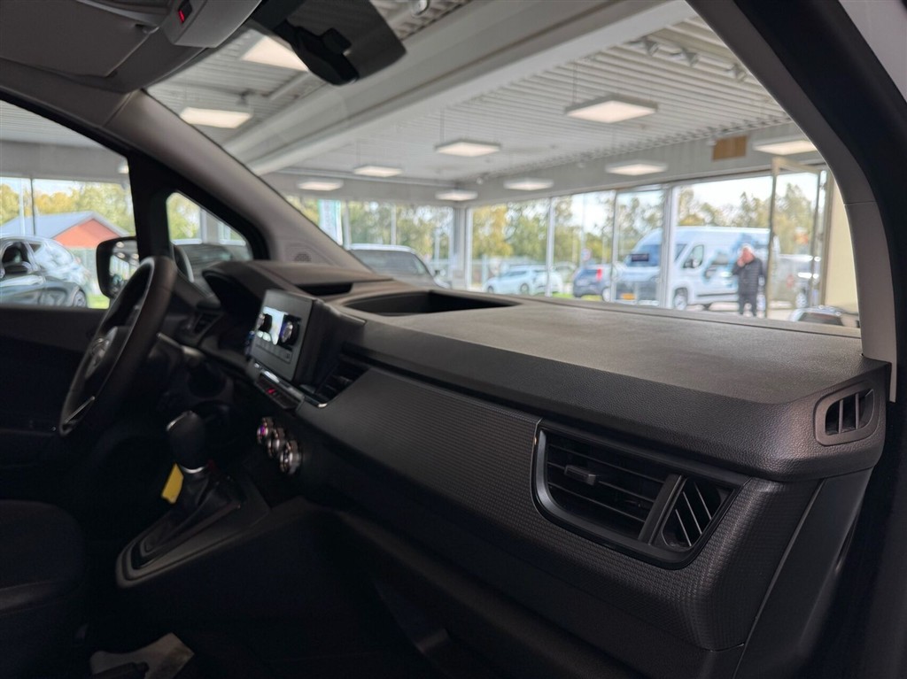 Nissan Townstar L1 EL Acenta 122HK Van Aut. - Image 9