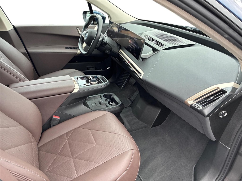 BMW iX 40 EL XDrive 326HK 5d Aut. - Image 13
