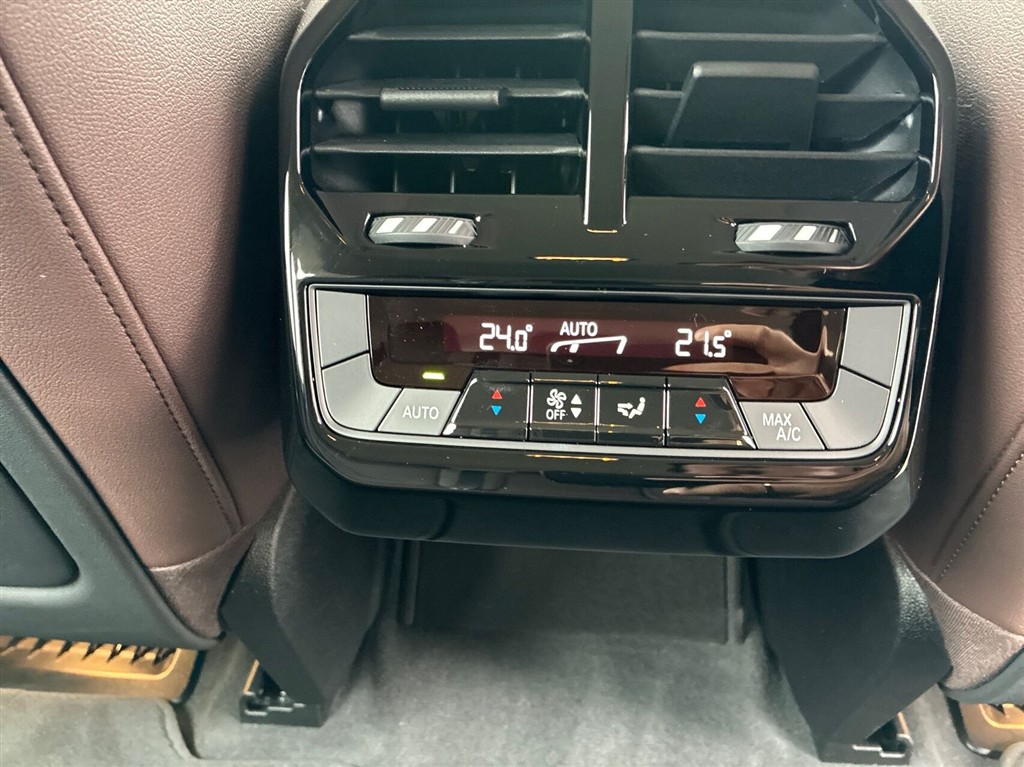 BMW iX 40 EL XDrive 326HK 5d Aut. - Image 12
