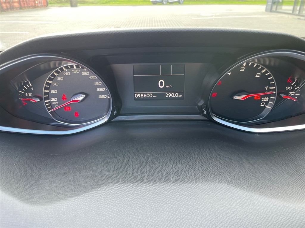 Peugeot 308 SW 1,5 BlueHDi Selection Sky 130HK Stc 6g - Image 12