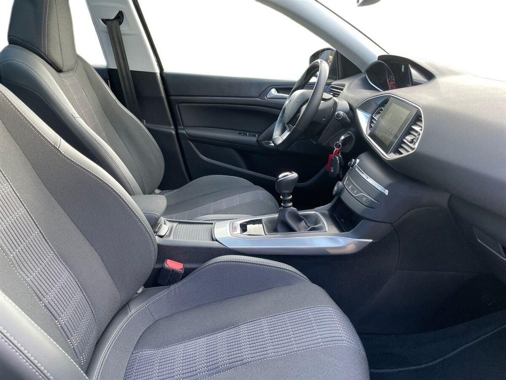 Peugeot 308 SW 1,5 BlueHDi Selection Sky 130HK Stc 6g - Image 14