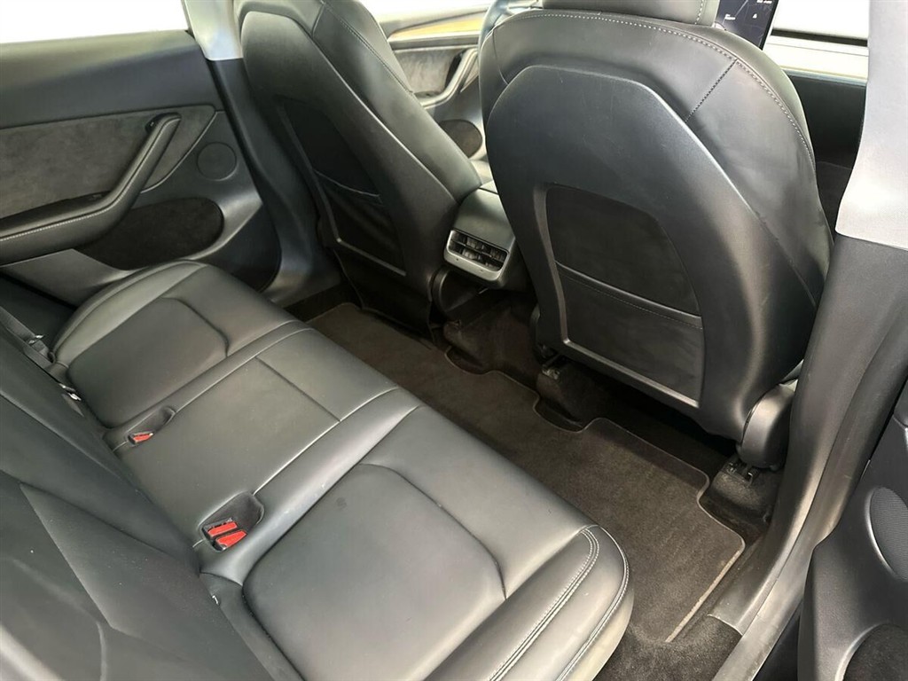 Tesla Model Y EL RWD 299HK 5d Aut. - Image 12