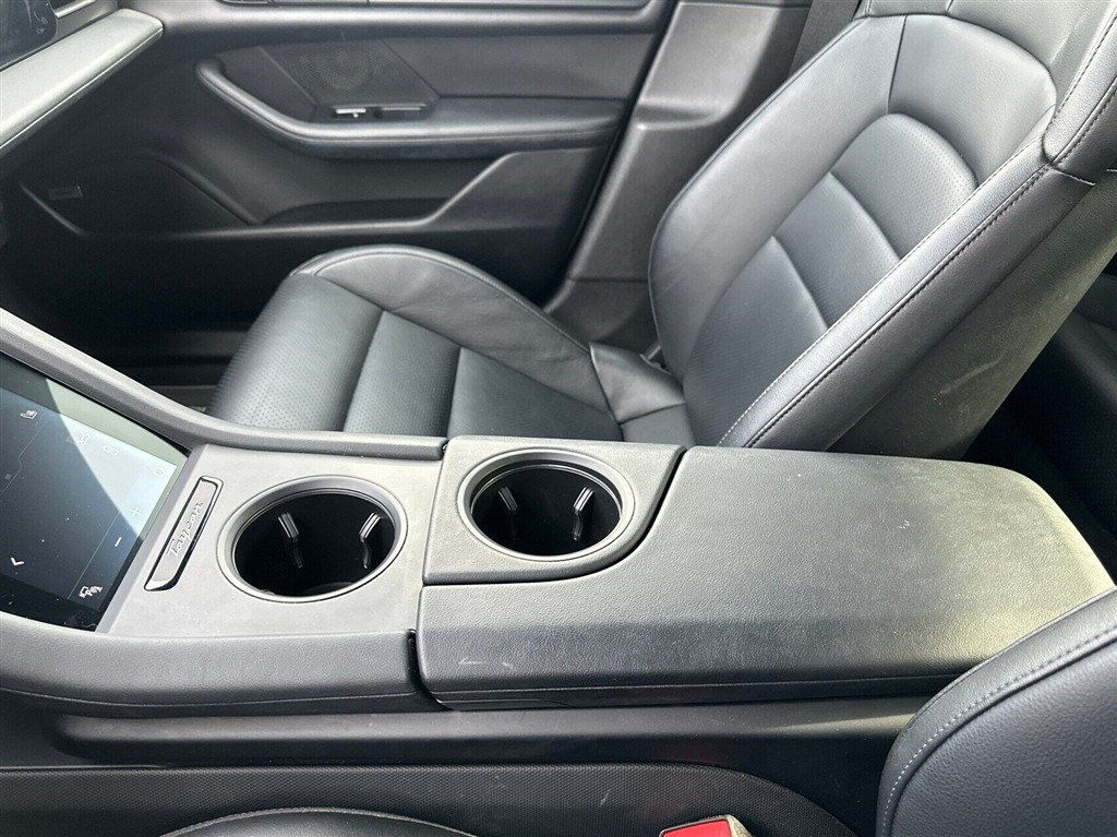 Porsche Taycan EL Performance+ 381HK 4d Aut. - Image 17
