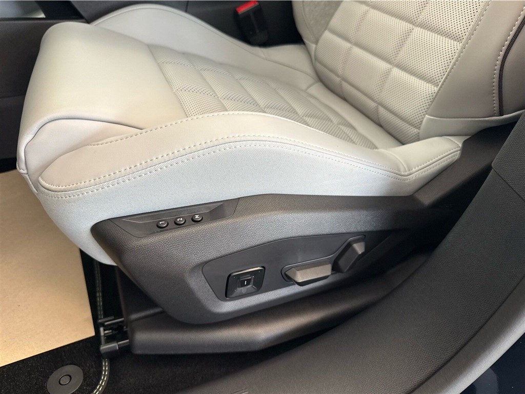 Citroën e-C5 Aircross EL VTR Sport 210HK 5d Aut. - Image 15