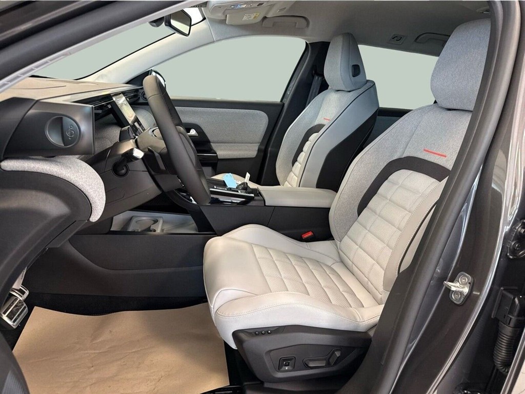 Citroën e-C5 Aircross EL VTR Sport 210HK 5d Aut. - Image 10