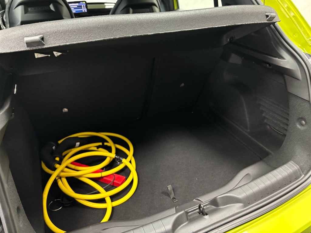 Abarth 600e EL Turismo 238HK 5d Aut. - Image 11
