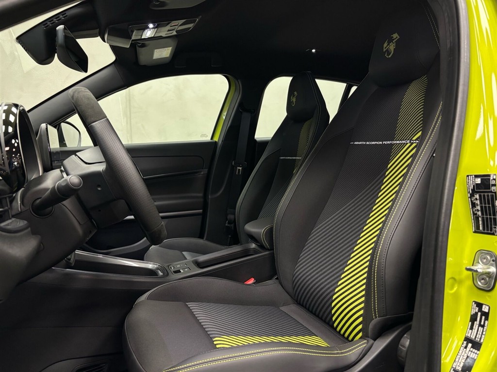 Abarth 600e EL Turismo 238HK 5d Aut. - Image 14