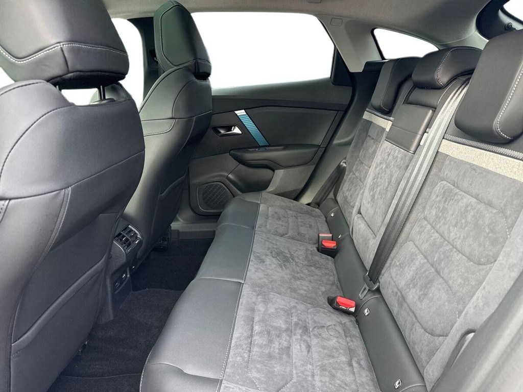 Citroën e-C4 EL Prestige Ltd. 136HK 5d Aut. - Image 11