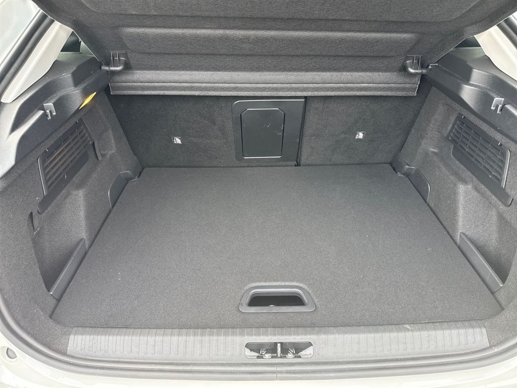 Citroën e-C4 EL Prestige Ltd. 136HK 5d Aut. - Image 13