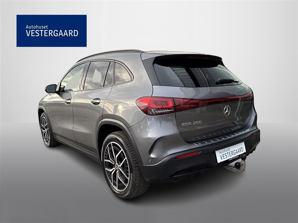 Mercedes-Benz EQA 250 EL AMG Line 190HK 5d Aut. - Image 3