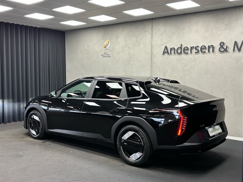 Kia EV4 Fastback Long Range Business Plus 204HK Aut. - Image 3