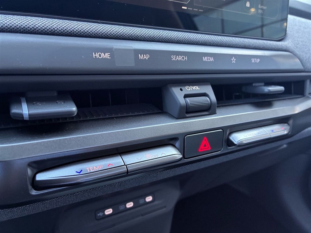 Kia EV3 Long Range Upgrade 204HK 5d Aut. - Image 18