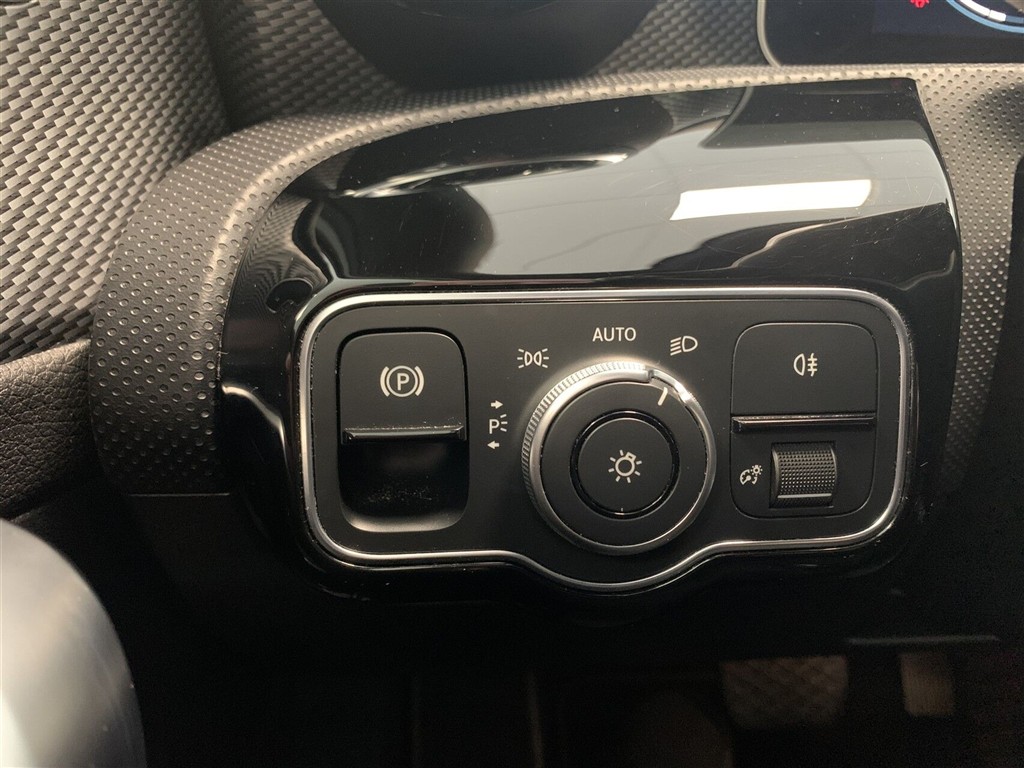 Mercedes-Benz A250 e 1,3 Plugin-hybrid Progressive 8G-DCT 218HK 5d 8g Aut. - Image 21