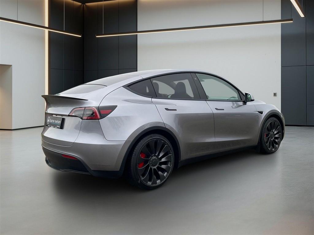 Tesla Model Y EL Performance AWD 534HK 5d Aut. - Image 4