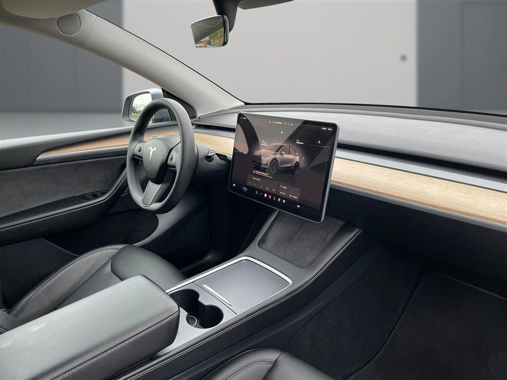 Tesla Model Y EL Performance AWD 534HK 5d Aut. - Image 8