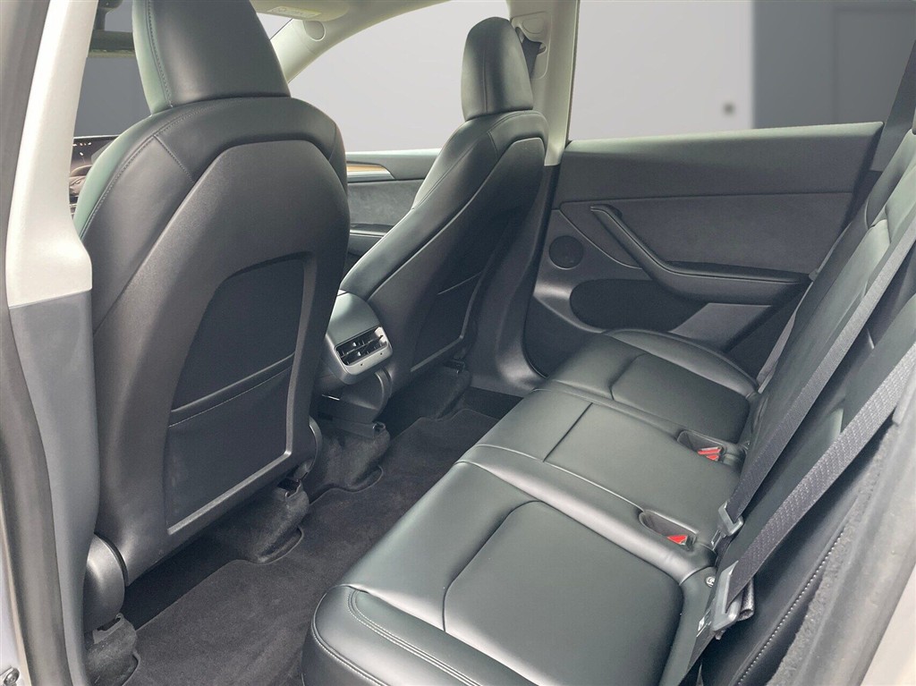 Tesla Model Y EL Performance AWD 534HK 5d Aut. - Image 11